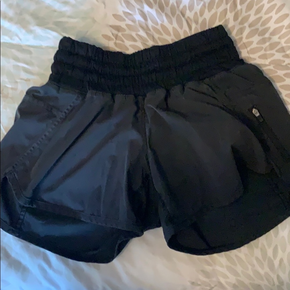luluemon shorts worn once & in good conduction